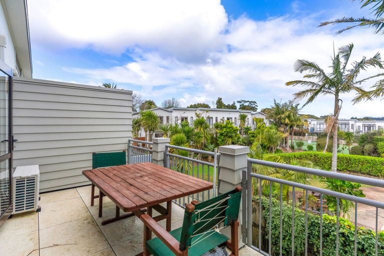 Photo of property in The Grange, 98/92 Bush Road, Albany, Auckland, 0632