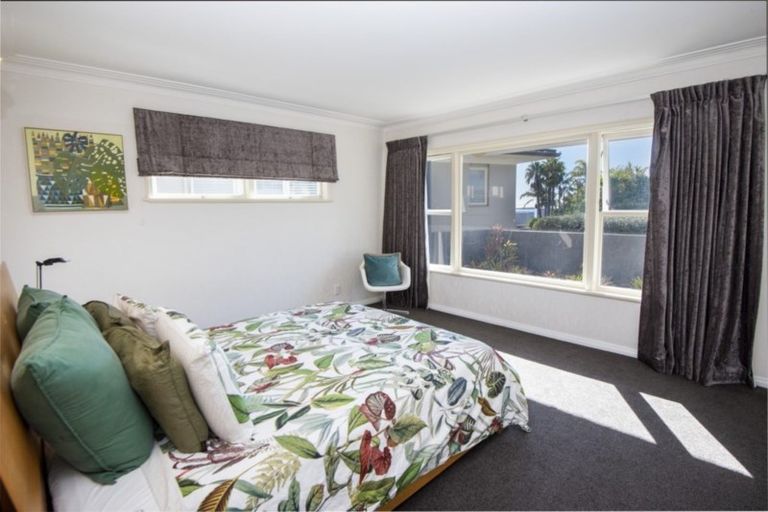 Photo of property in 2 Pleasant Place, Mellons Bay, Auckland, 2014