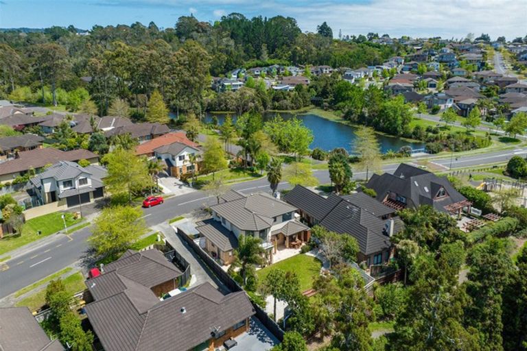 Photo of property in 39 Lake Panorama Drive, Henderson, Auckland, 0612