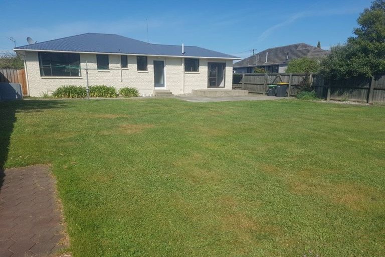 Photo of property in 11 Dinton Street, Russley, Christchurch, 8042