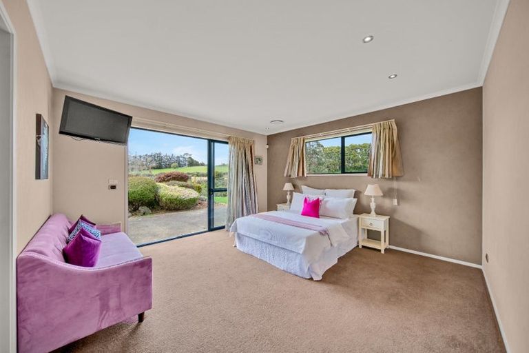 Photo of property in 131 Foster Road, Kumeu, 0891