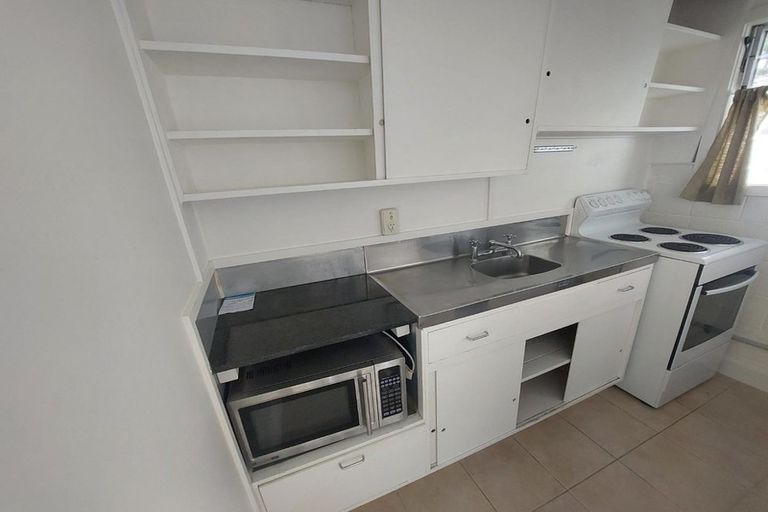 Photo of property in Balmoral Court, 1/130a Balmoral Road, Mount Eden, Auckland, 1024