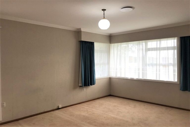 Photo of property in 9 Montana Place, Merrilands, New Plymouth, 4312