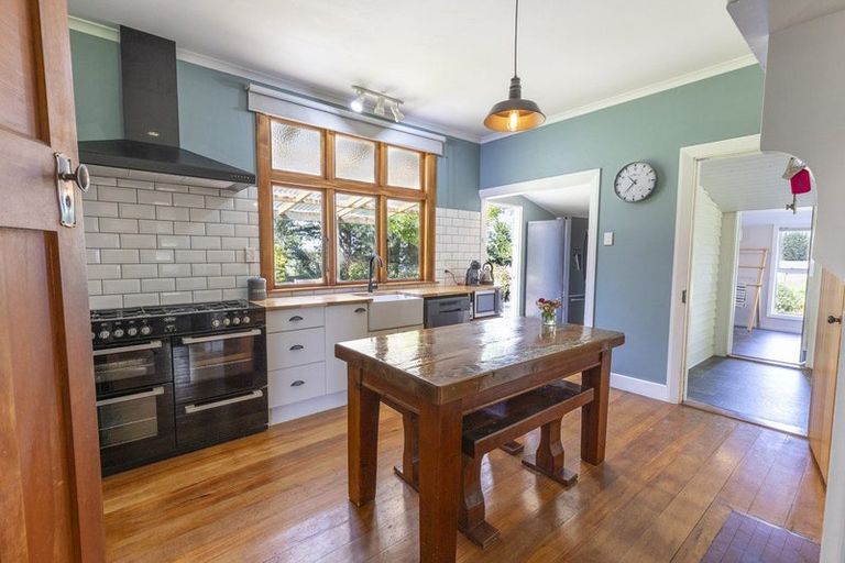 Photo of property in 17 Hekeao Road, Surrey Hills, Ashburton, 7778