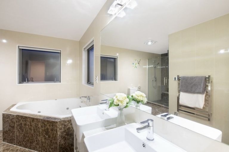 Photo of property in 3 Moville Drive, Flat Bush, Auckland, 2019