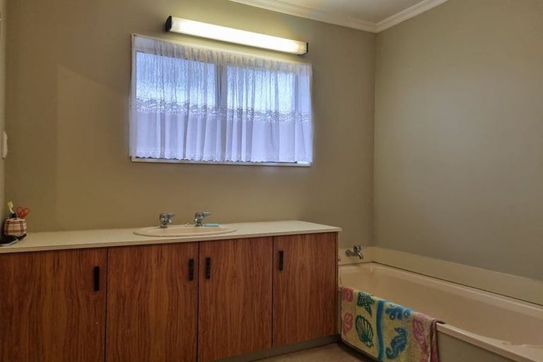 Photo of property in 7/2 Broadway, Waitara, 4320