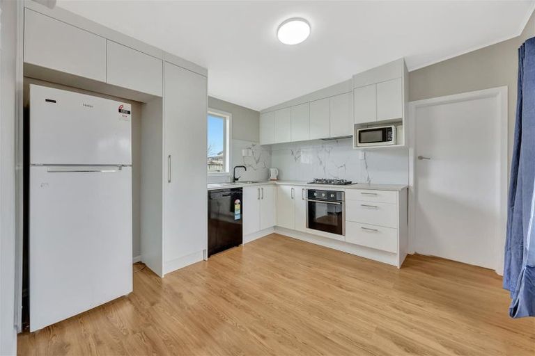 Photo of property in 5 Oak Avenue, Nawton, Hamilton, 3200