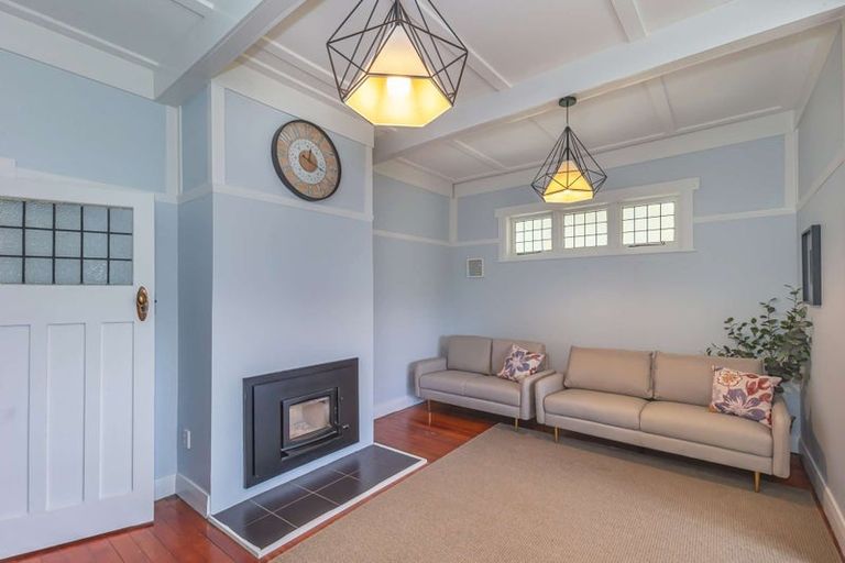 Photo of property in 556a Queen Street East, Levin, 5510