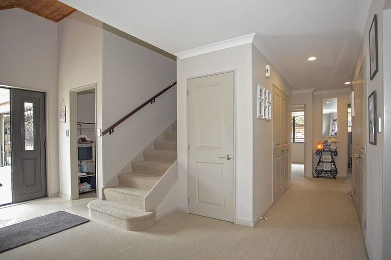 Photo of property in 35 Honeysuckle Lane, Ohauiti, Tauranga, 3112