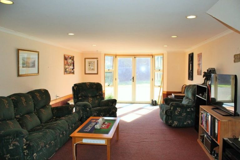 Photo of property in 6 Pop Andrew Drive, Te Anau, 9600