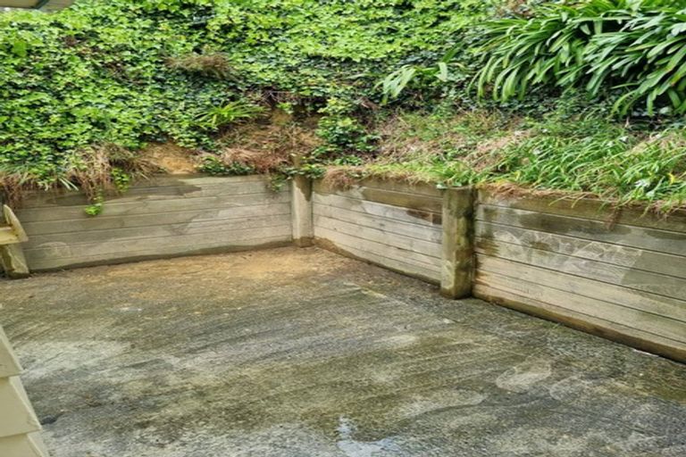 Photo of property in 92 Ironside Road, Johnsonville, Wellington, 6037