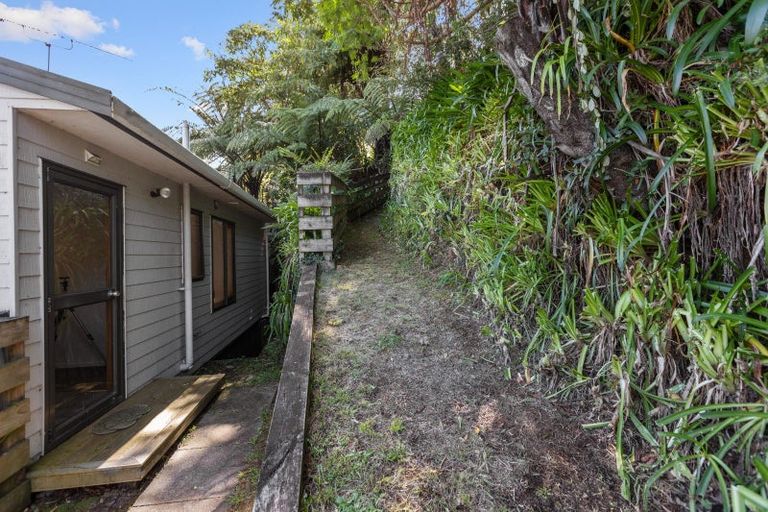 Photo of property in 33 Beaumont Crescent, Frankleigh Park, New Plymouth, 4310