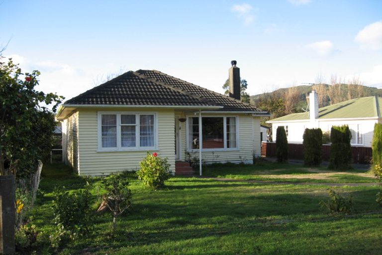 Photo of property in 18 Hay Street, Wainuiomata, Lower Hutt, 5014