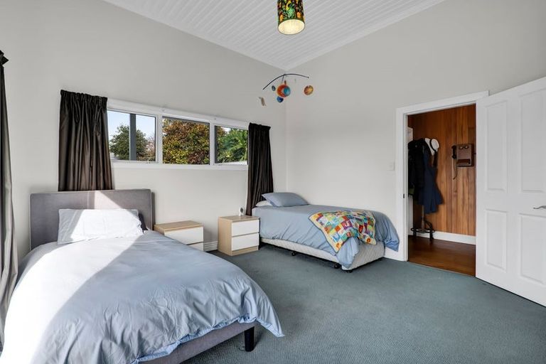 Photo of property in 1a Squire Place, Blagdon, New Plymouth, 4310