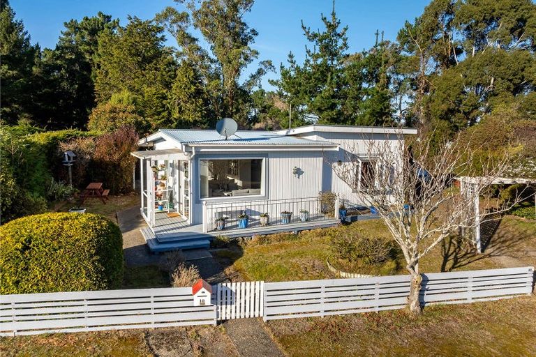 Photo of property in 10 Stewart Street, Waikouaiti, 9510