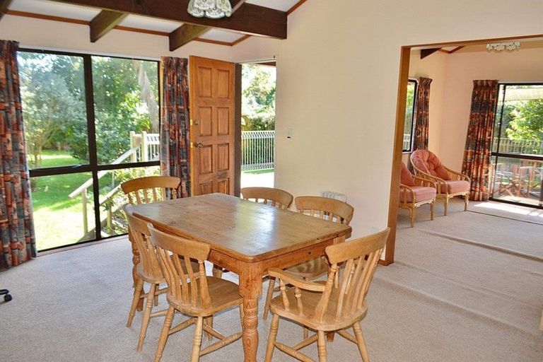 Photo of property in 32 Wi Pere Street, Manakau, 5573