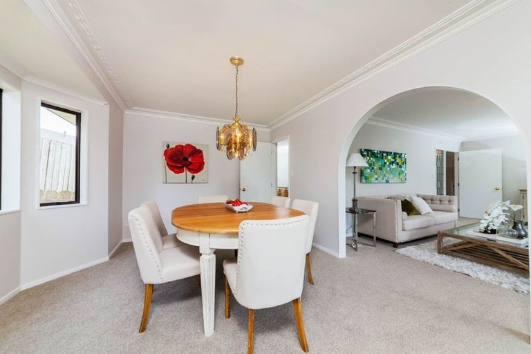 Photo of property in 84 Mirrabooka Avenue, Botany Downs, Auckland, 2010