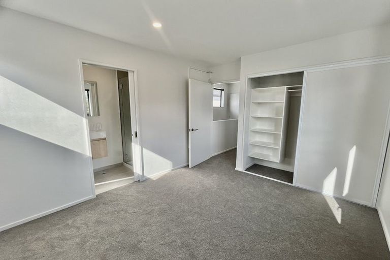 Photo of property in 2/10 Surrey Street, Linwood, Christchurch, 8062