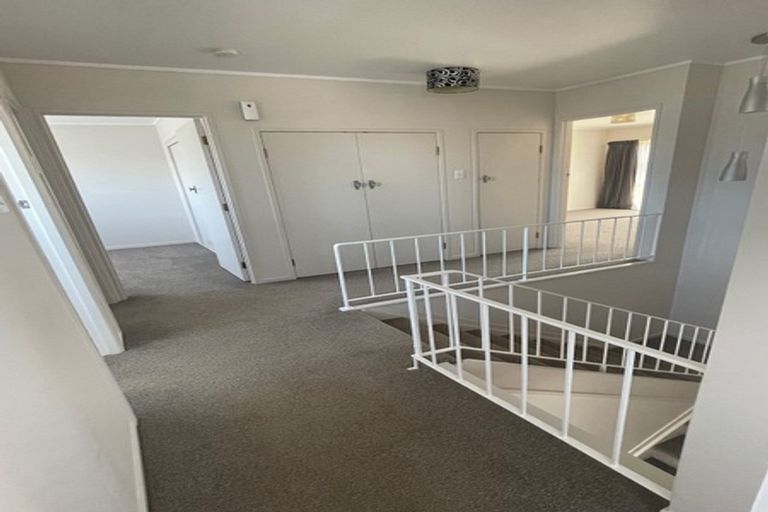 Photo of property in 2/100 Titirangi Road, New Lynn, Auckland, 0600