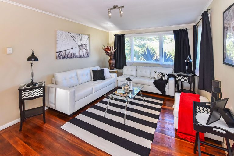 Photo of property in 1/35 Hill Crescent, Papakura, 2110