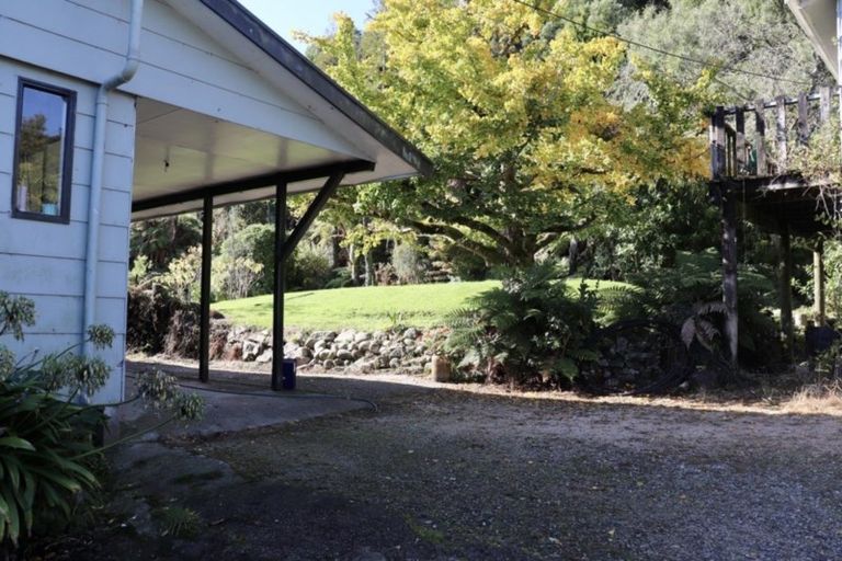 Photo of property in 4870 Karamea Highway, Karamea, 7893