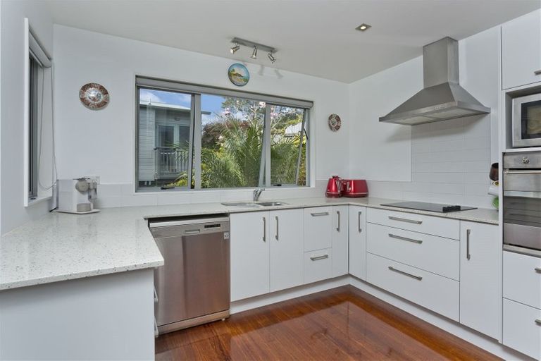 Photo of property in 589d East Coast Road, Browns Bay, Auckland, 0632