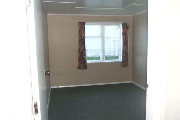 Photo of property in 90 Kowhai Street, Naenae, Lower Hutt, 5011