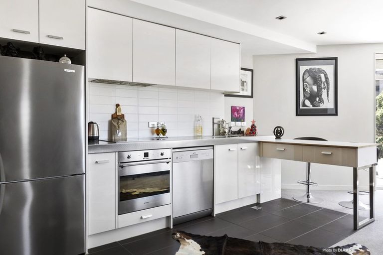 Photo of property in Piermont Apartments, 1f/82 Cable Street, Te Aro, Wellington, 6011