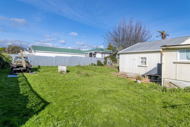 Photo of property in 74 Queenwood Road, Levin, 5510