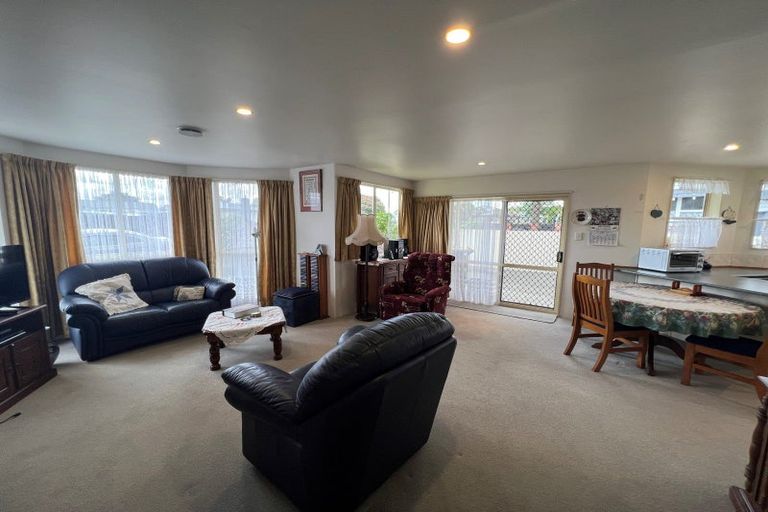 Photo of property in 32 Waterloo Street, Dannevirke, 4930