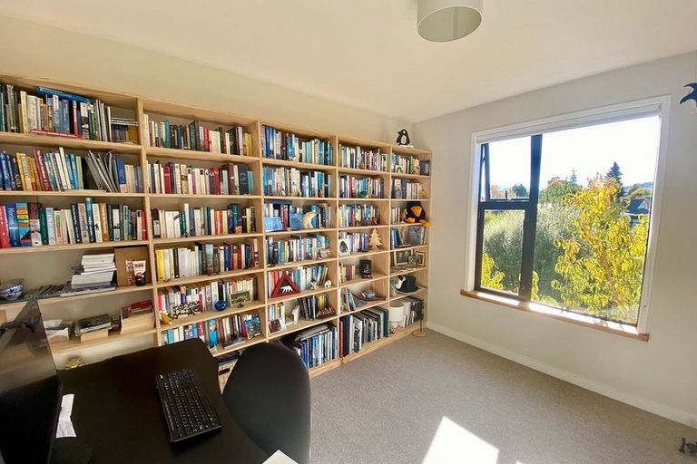 Photo of property in 12 Daniels Terrace, Wanaka, 9305