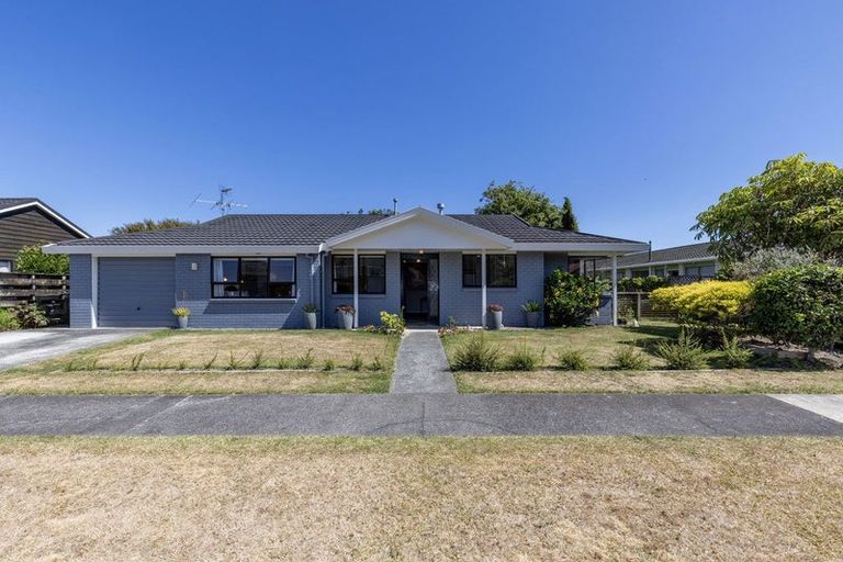 Photo of property in 2 Kanawa Street, Waikanae, 5036
