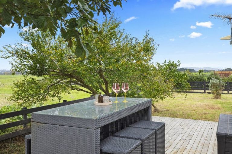 Photo of property in 104 Kaihau Road, Karioitahi, Waiuku, 2683