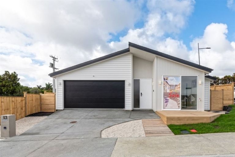 Photo of property in 13 Barrique Road, Kumeu, 0810