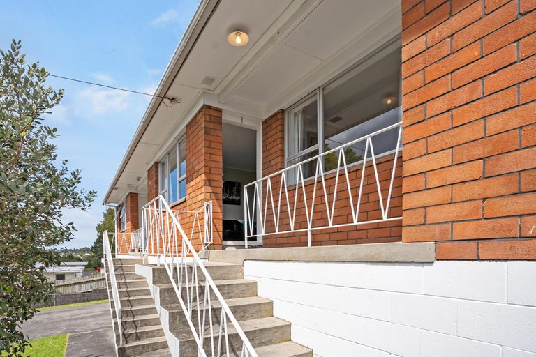 Photo of property in 3/68 Rua Road, Glen Eden, Auckland, 0602