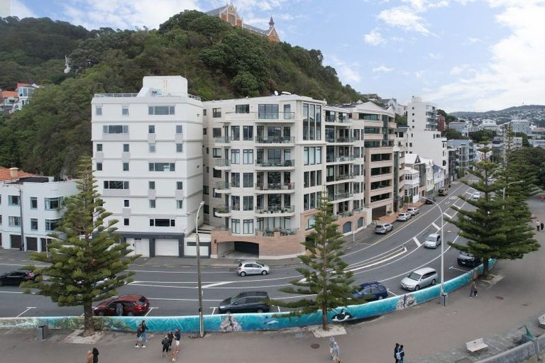 Photo of property in Bay Point Apartments, 6b/172 Oriental Parade, Oriental Bay, Wellington, 6011