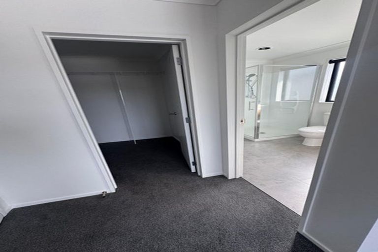 Photo of property in 6b Jern Place, Eastern Beach, Auckland, 2012