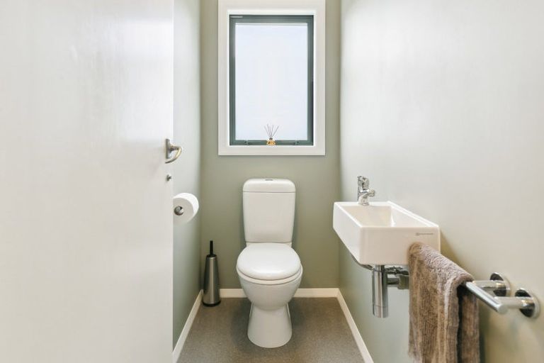 Photo of property in 8 Saint Johns Terrace, Tawa, Wellington, 5028