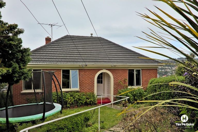 Photo of property in 139 Forfar Street, Clyde Hill, Dunedin, 9011