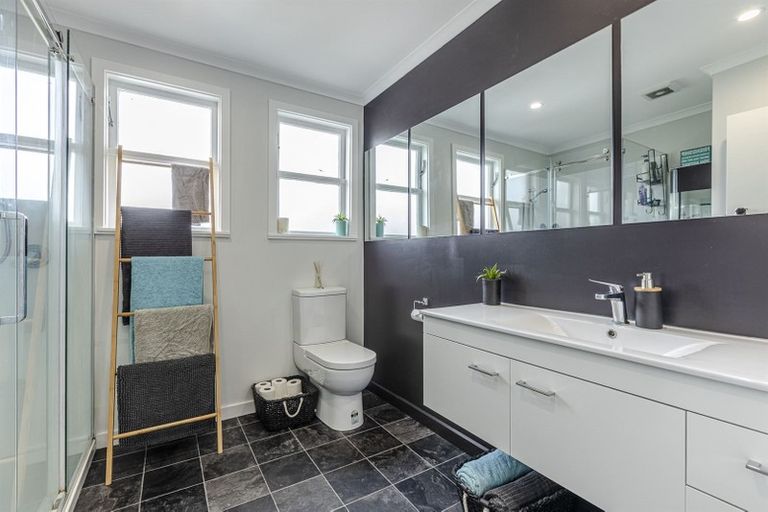 Photo of property in 34 Clyde Crescent, Roslyn, Palmerston North, 4414