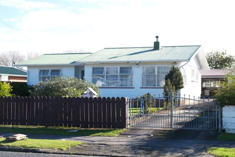 Photo of property in 35 Cheviot Street, Mangere East, Auckland, 2024