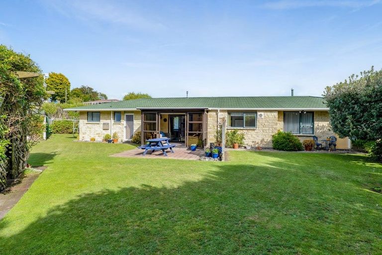 Photo of property in 2 Bronte Place, Whalers Gate, New Plymouth, 4310