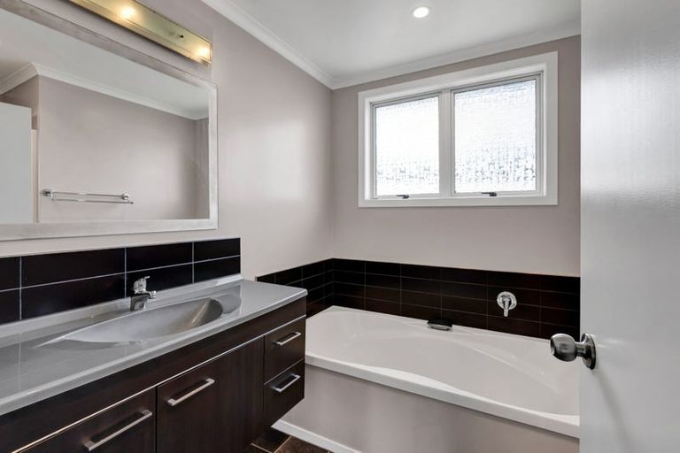 Photo of property in 43 Penrith Street, Westown, New Plymouth, 4310