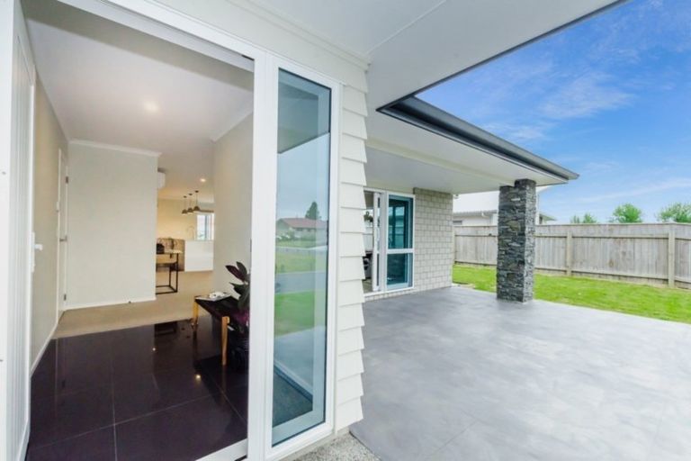 Photo of property in 12 Gardner Place, Otaki, 5512