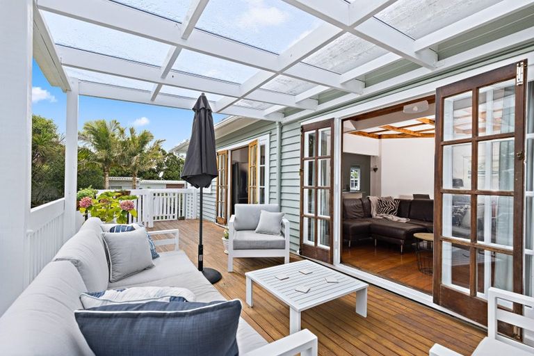 Photo of property in 1/127 Birkdale Road, Birkdale, Auckland, 0626