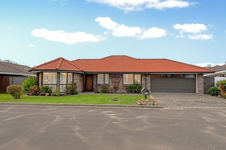 Photo of property in 10 Seville Court, Terrace End, Palmerston North, 4410