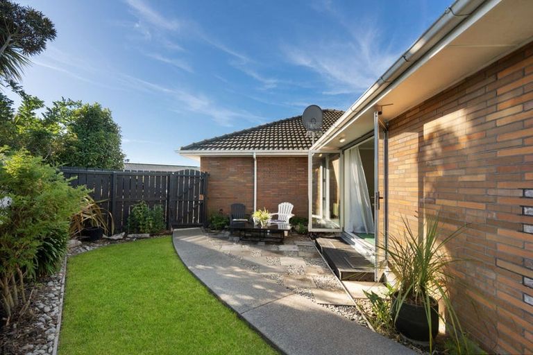 Photo of property in 12 Redbridge Lane, Sydenham, Christchurch, 8023