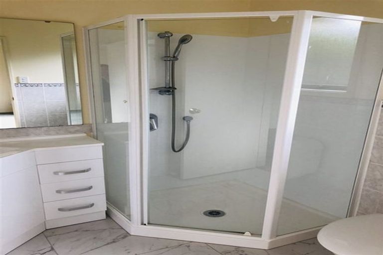 Photo of property in 34 Milan Drive, Glen Eden, Auckland, 0602