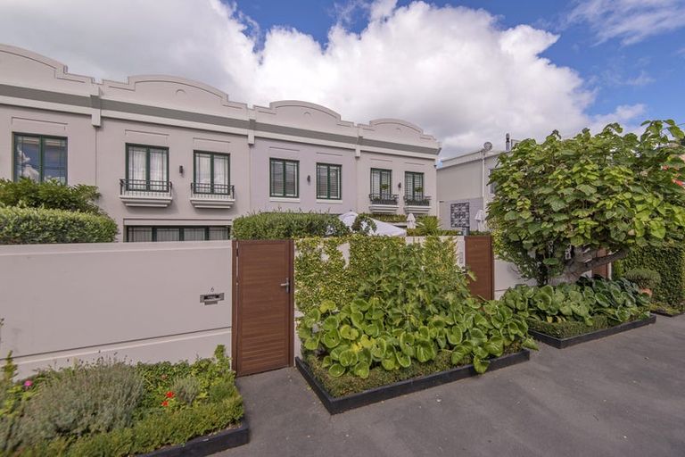 Photo of property in 7/9 Burgess Street, Sumner, Christchurch, 8081