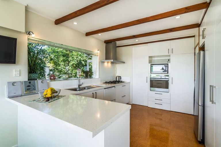Photo of property in 769 East Coast Road, Northcross, Auckland, 0630